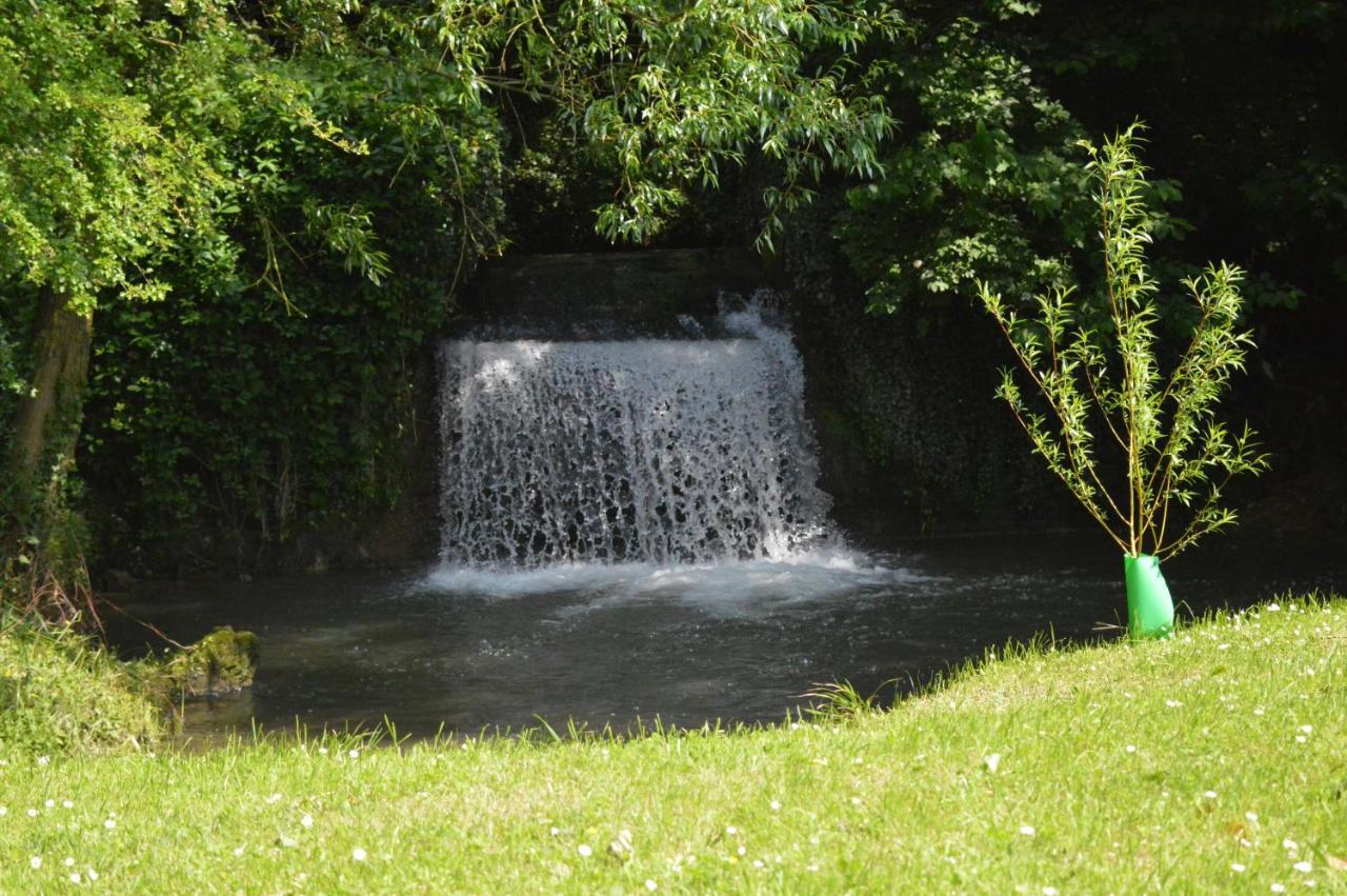 Les Gites Insolites De La Cascade Lespesses エクステリア 写真